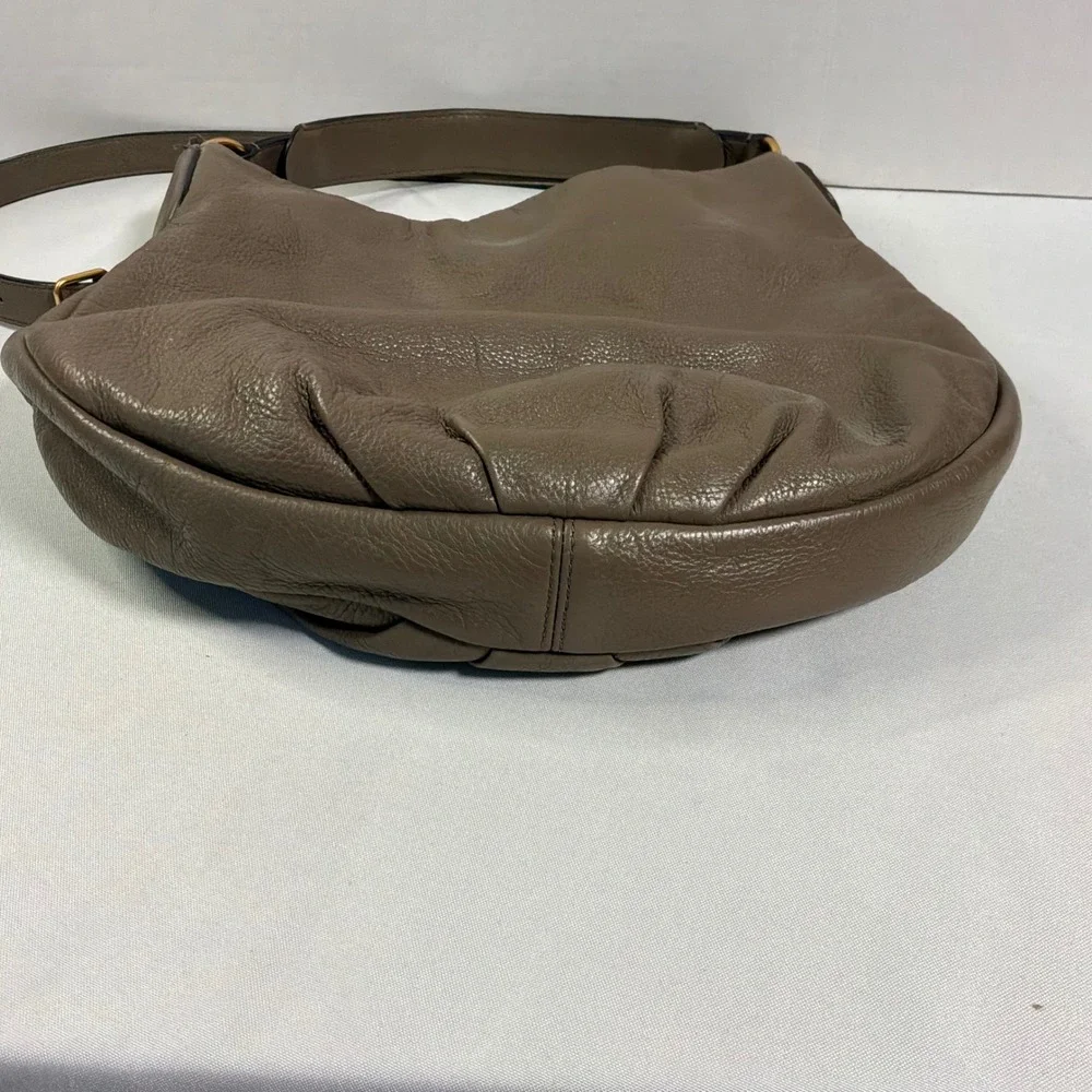 Marc By Marc Jacobs Hillier Hobo Bag Large Taupe Leather Crossbody Handbag